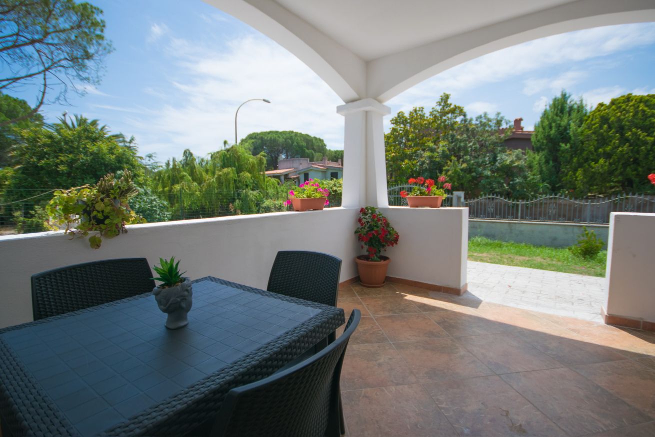 [Veranda e BBQ] •150mt spiaggia di San Giovanni• — foto 2 di 8